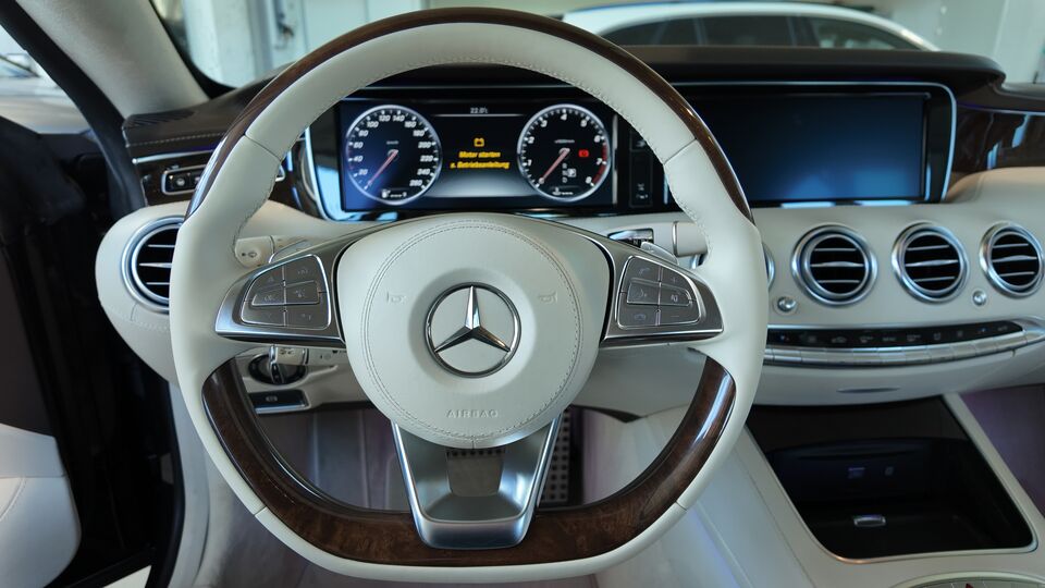 Lenkrad eines Mercedes S-Coupé